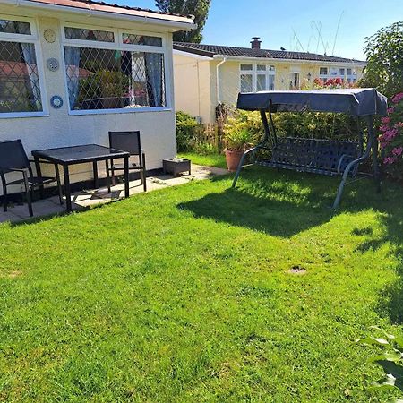 Beach & Tonic Beachside Chalet Humberston Екстериор снимка