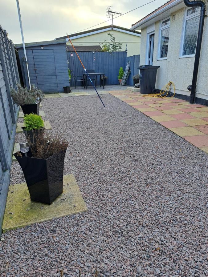 Beach & Tonic Beachside Chalet Humberston Екстериор снимка