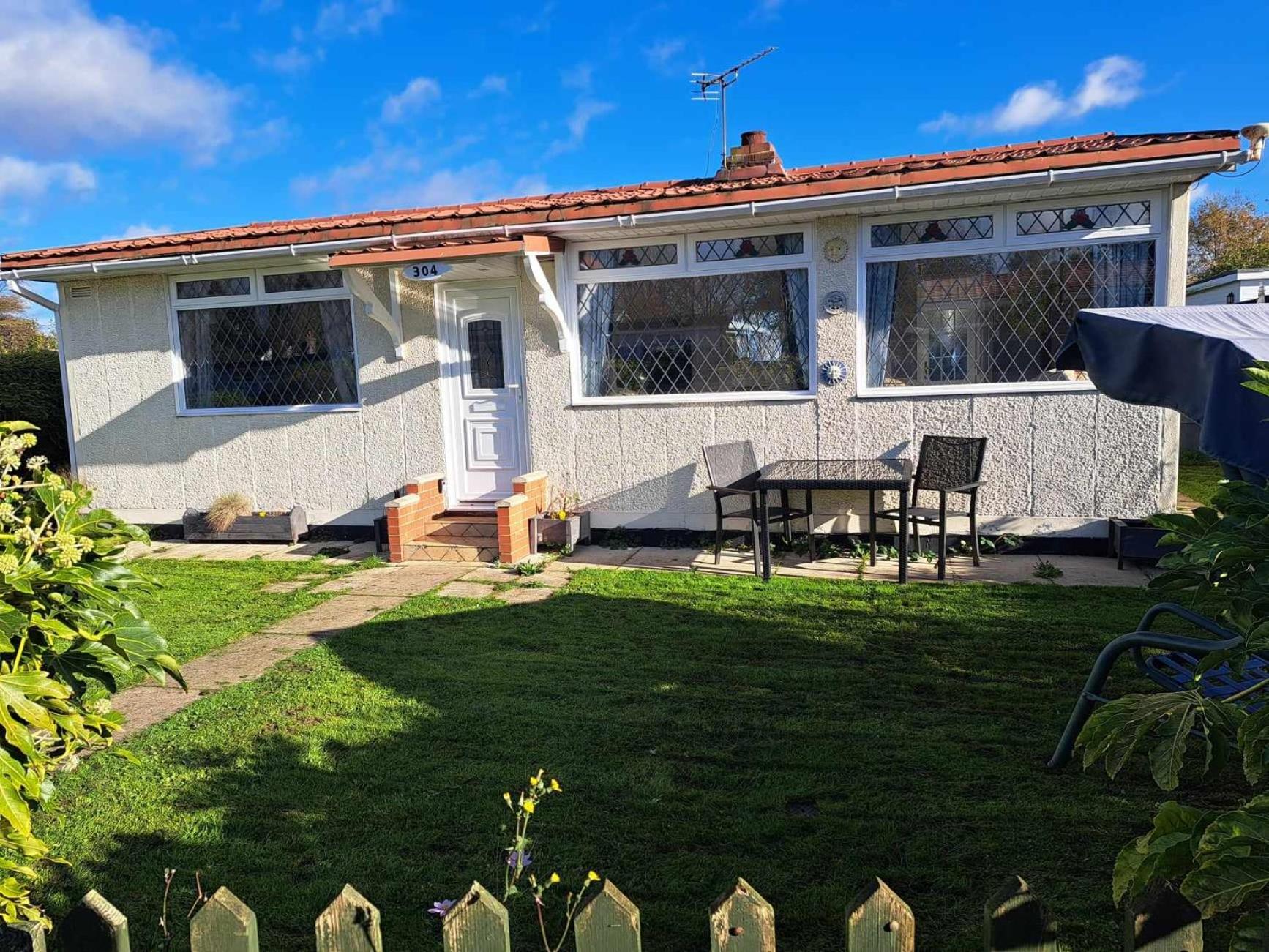 Beach & Tonic Beachside Chalet Humberston Екстериор снимка